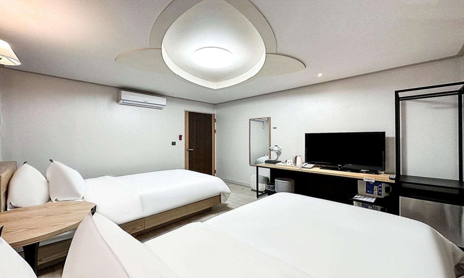 Gumi Time Hotel Екстериор снимка