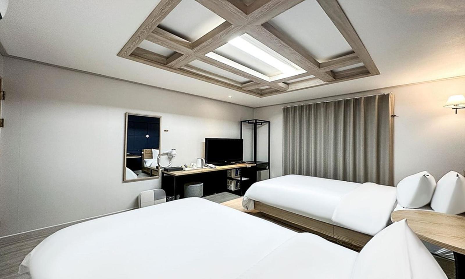 Gumi Time Hotel Екстериор снимка