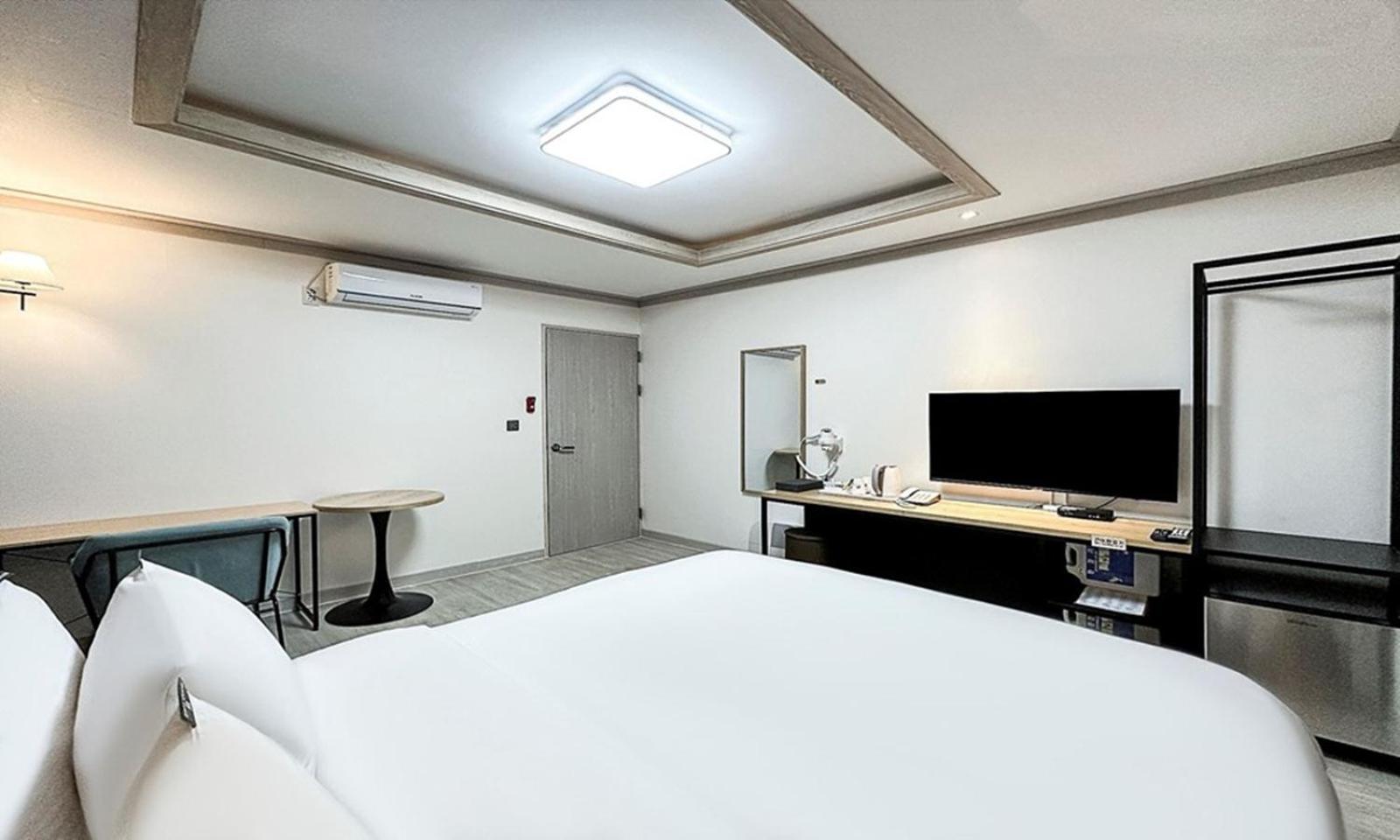 Gumi Time Hotel Екстериор снимка