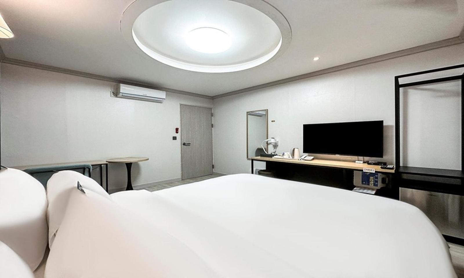Gumi Time Hotel Екстериор снимка
